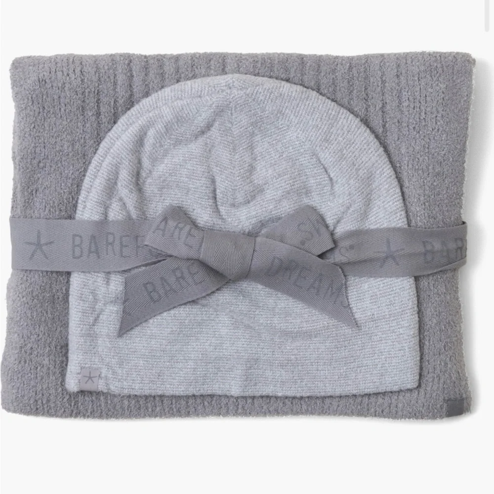 NWT Barefoot Dreams CozyChic light beanie and scarf set in pewter/pearl
